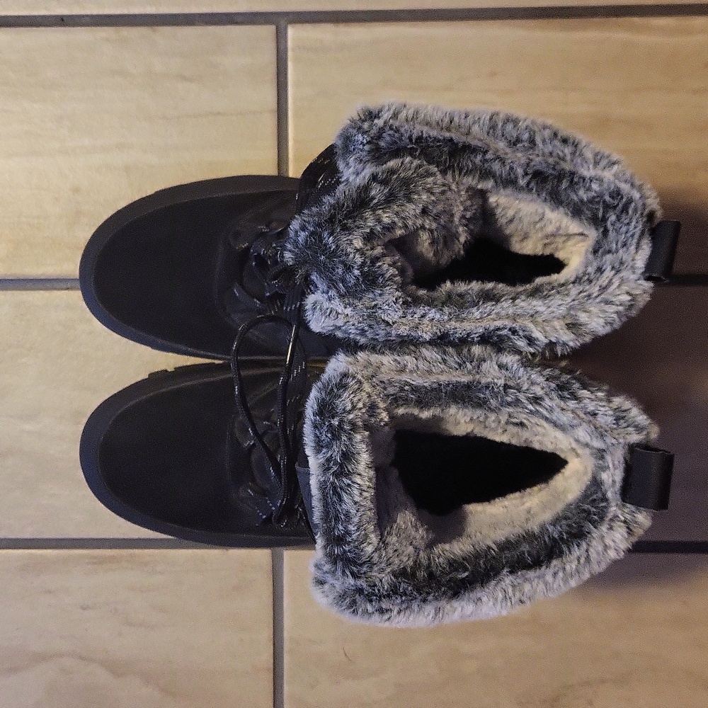 SALE--All in Motion thermolite boots